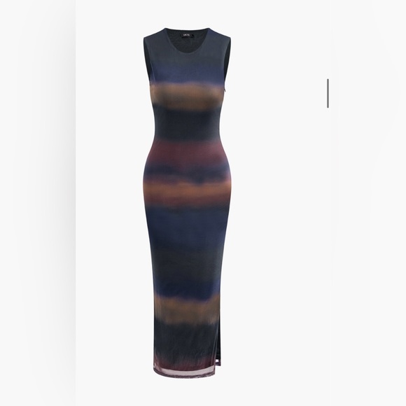 Dresses & Skirts - super cute dress! literally never worn